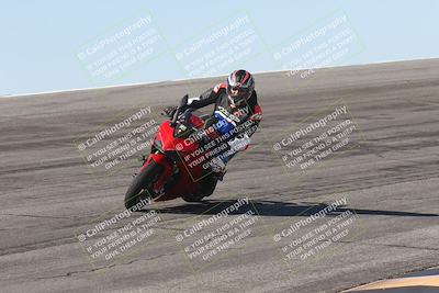 media/Oct-13-2025-Moto Forza (Mon) [[a66d839500]]/3-B Group/Session 2 (Bowl)/